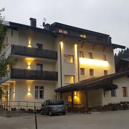 Casa Baldelli Hotel Toblach Buitenkant foto